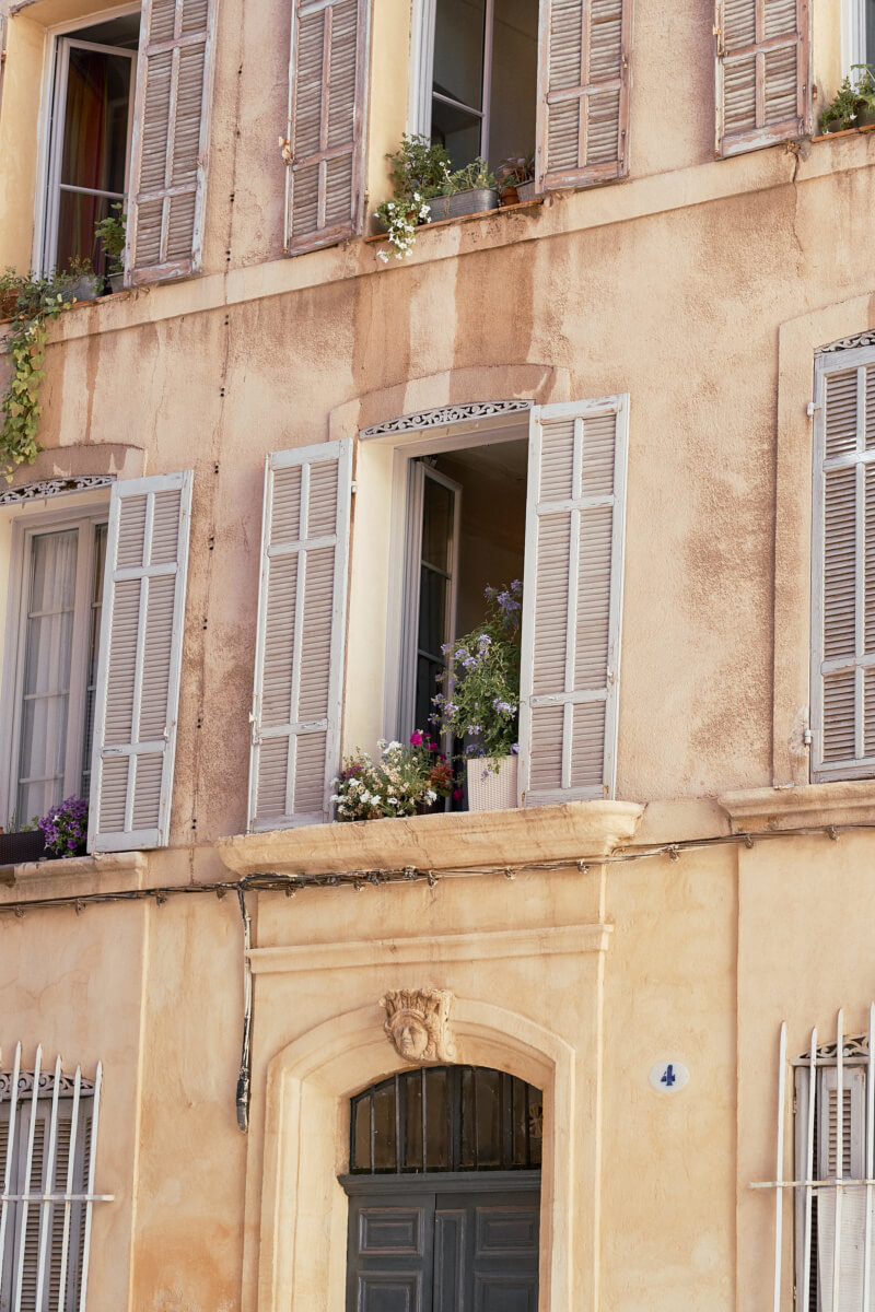 She's So Bright - The Pastel Beauty of Aix-en-Provence