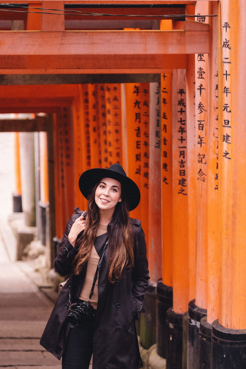 The Best Day at the Kyoto Fox Shrine - She's So Bright, Japan, Kyoto, Fushimi Inari Shrine, Travel, World Spots, Wanderlust, Tourist, Must See, Travel Photography, Patterns